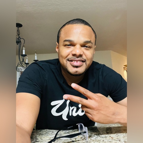 Meet your Posher, Tristan, Whatโs up!โ๐ฝ - Picture 1 of 5